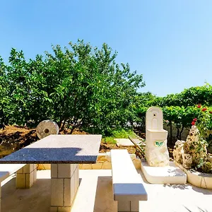 apartman-ivan-trogir.splithotels.org/